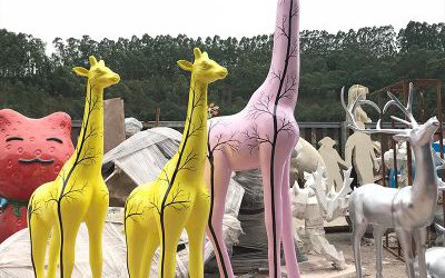 游樂場大型彩繪玻璃鋼長頸鹿雕塑