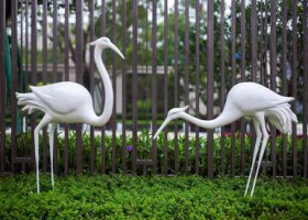 戶(hù)外公園創(chuàng)意玻璃鋼兩只丹頂鶴雕塑
